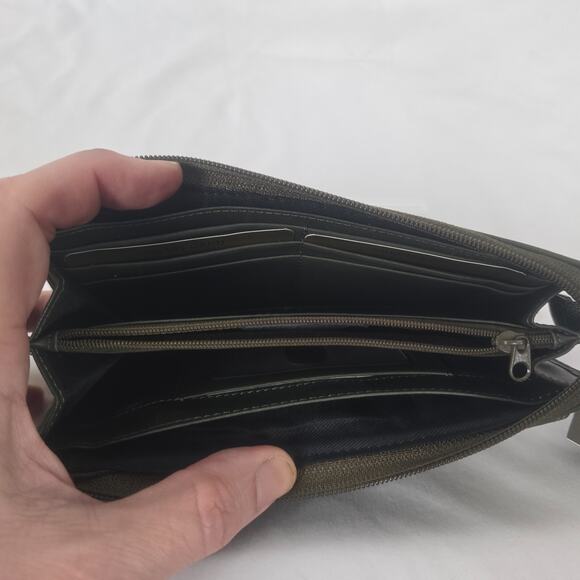 Merona Clutch or Wallet Dark Green 8" x 4" x 2" Zip Closure Snap Pockets NWT - Picture 5 of 16